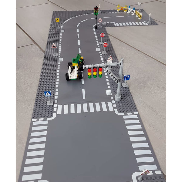 Modbrix 9008 - City Ampel & Straßenschilder Set für Straßenplatten - 135 Bauteile