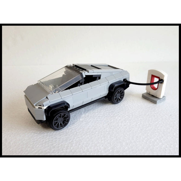 Modbrix 8002 - Cybertruck Modell 2022 inkl. Ladesäule - 318 Klemmbausteine