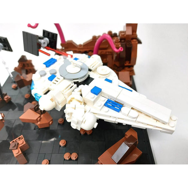 Modbrix 7012 - Kessel Run mit Falke Raumschiff - 711 Bauteile