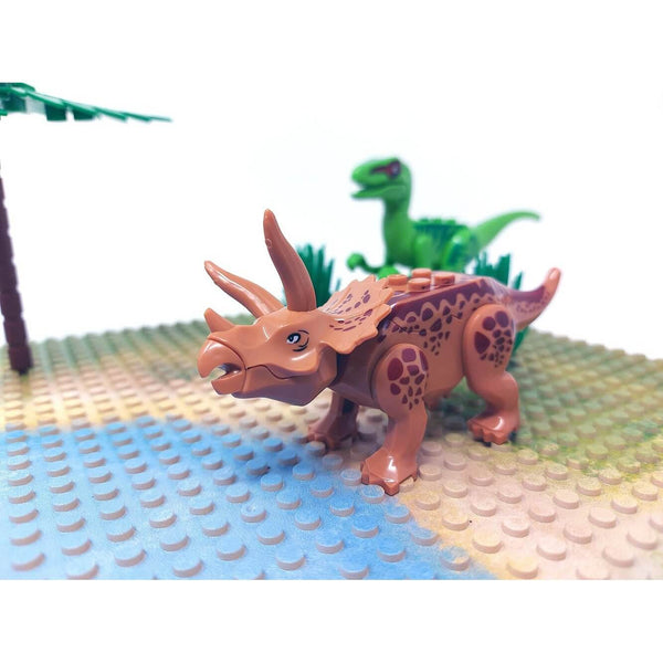 Modbrix 18269002 - Jurassic Diorama Grundplatten mit Dinosaurier Figuren - 84 Klemmbausteine